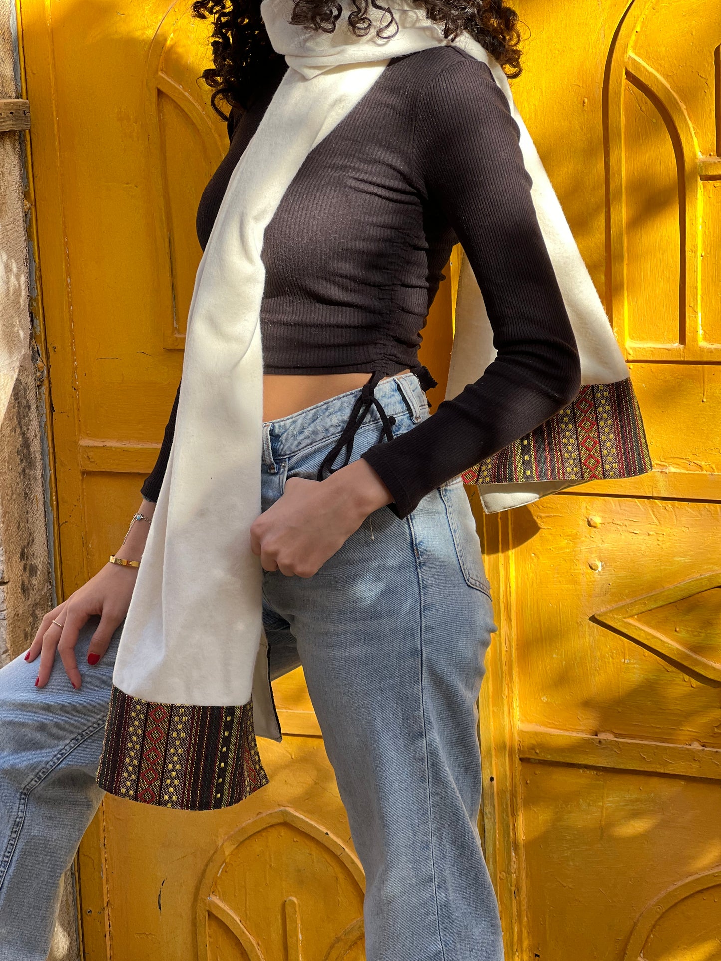 Asal on Off-white Scarf (fur)